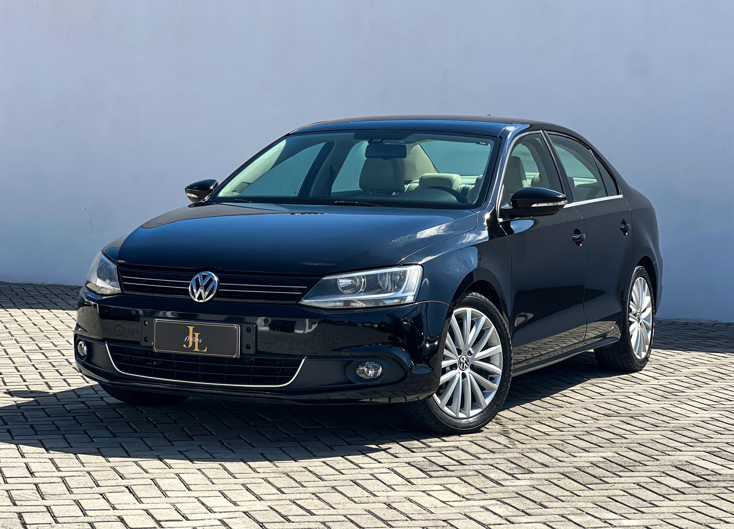 VW – JETTA HIGHLINE 2.0 TSI AUT. 2013 – COM INTERNA CARAMELO